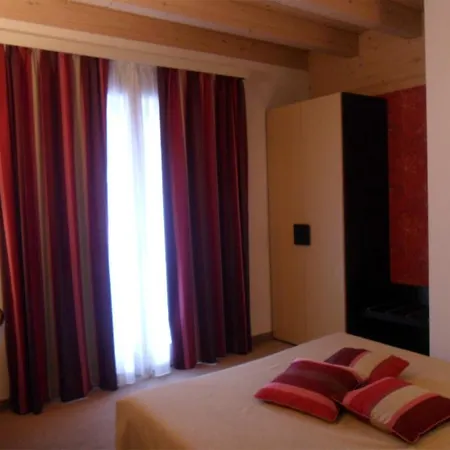 Hotel & La Pieve Di Pisogne